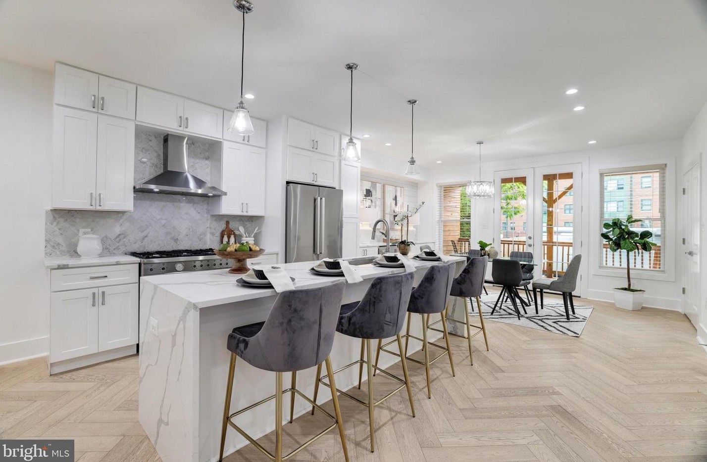 34 New York Ave, Washington DC  20001-1257 exterior