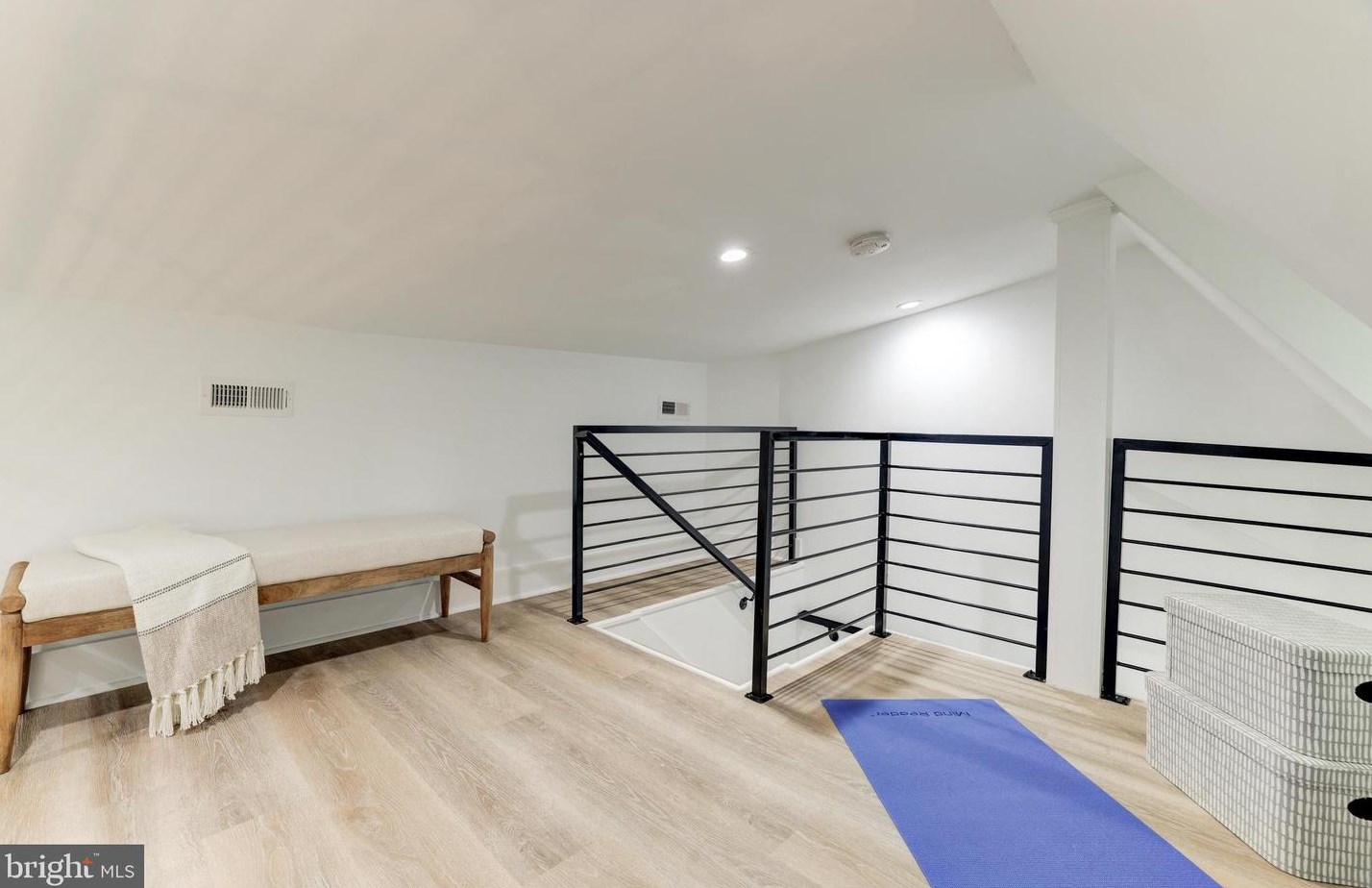 34 New York Ave, Washington DC  20001-1257 exterior