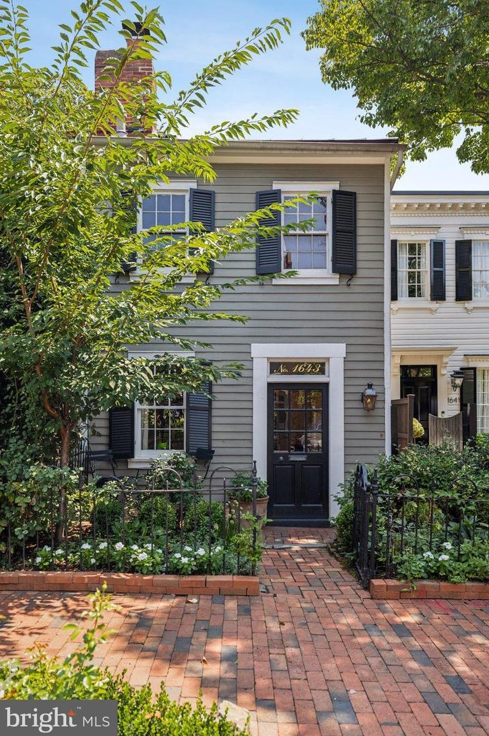 1643 35th St, Washington DC  20007-2343 exterior