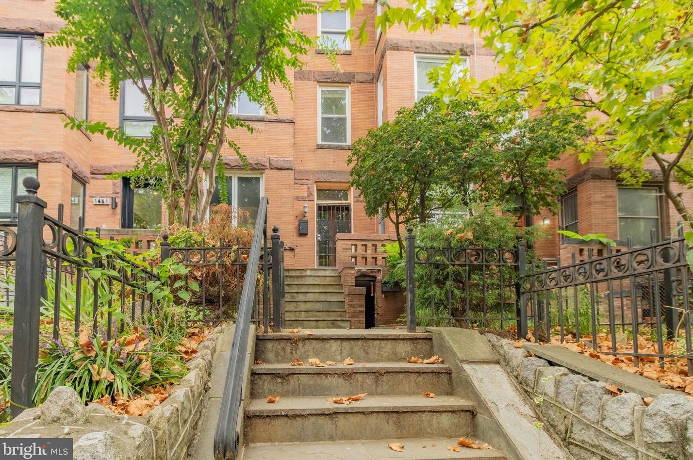 1459 Chapin St, Washington DC  20009-4510 exterior