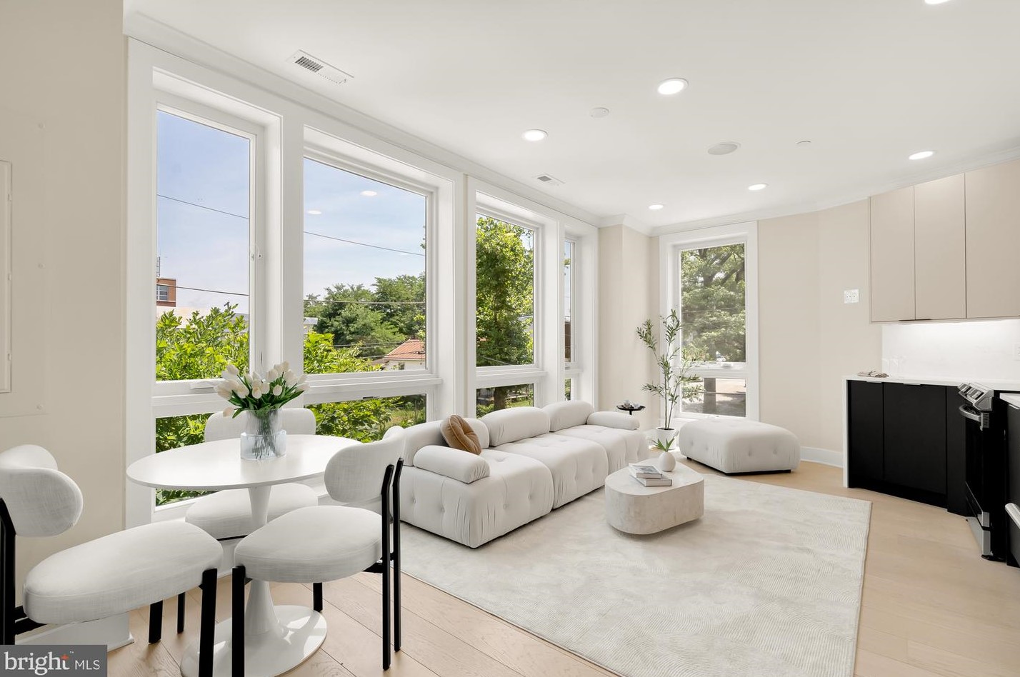 2305 Nicholson St, Washington DC 20020-5331 exterior