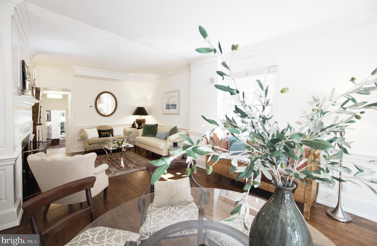 210 5th St, Washington, DC 20003-1103