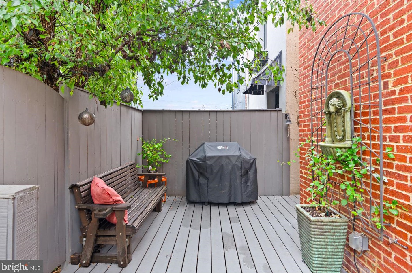 504 D St, Washington DC 20003-2057 exterior