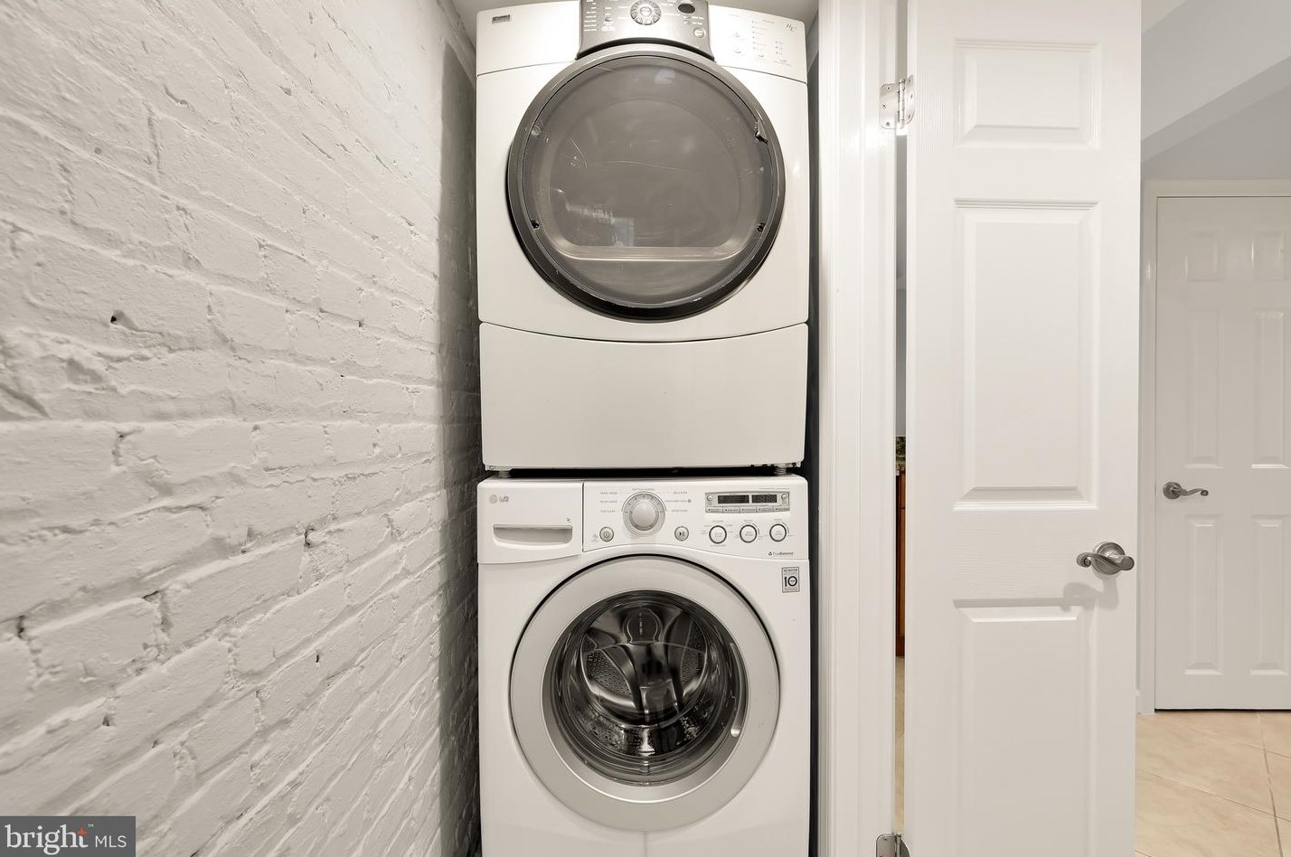 4470 Reservoir Rd, Washington DC 20007-2041 exterior