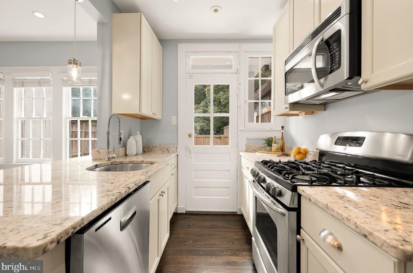 4470 Reservoir Rd, Washington DC 20007-2041 exterior