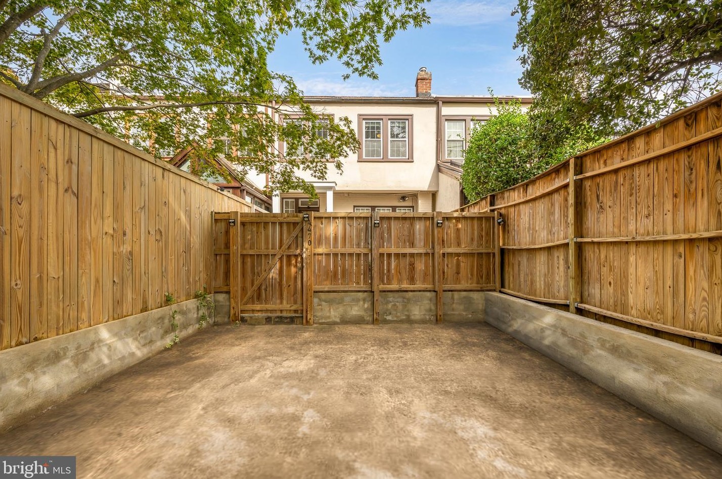 4470 Reservoir Rd, Washington DC 20007-2041 exterior