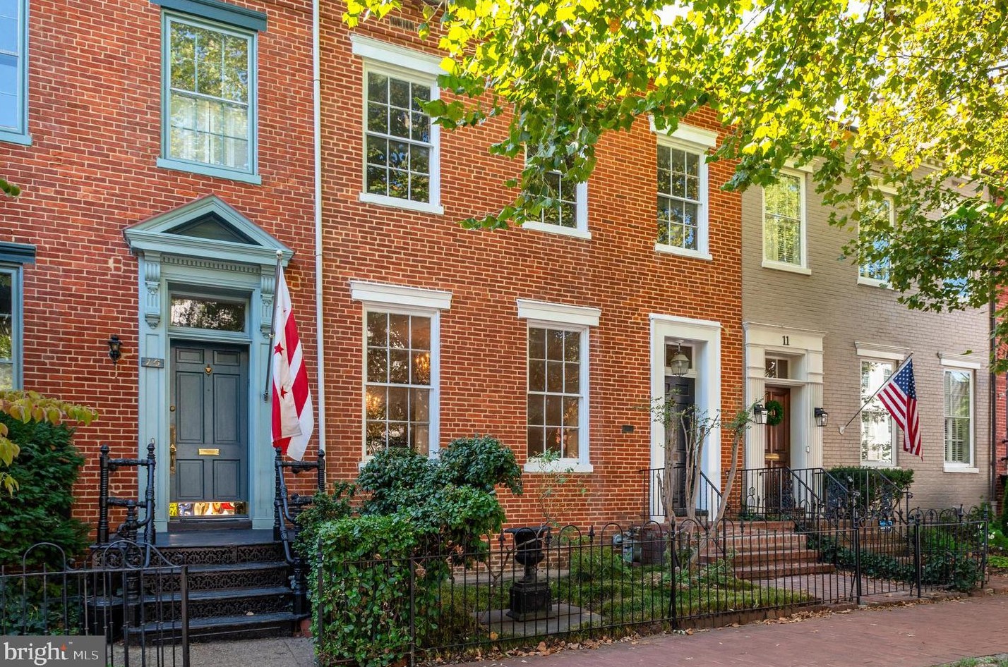 13 4th St, Washington, DC 20003-3803