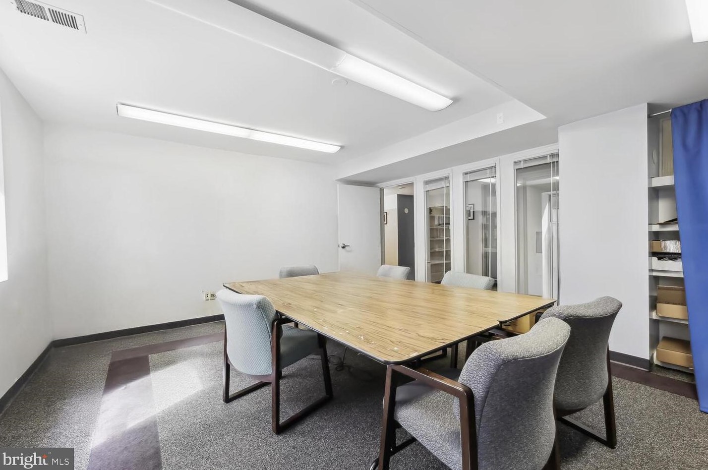 2370 Champlain St, Washington, DC 20009-2670