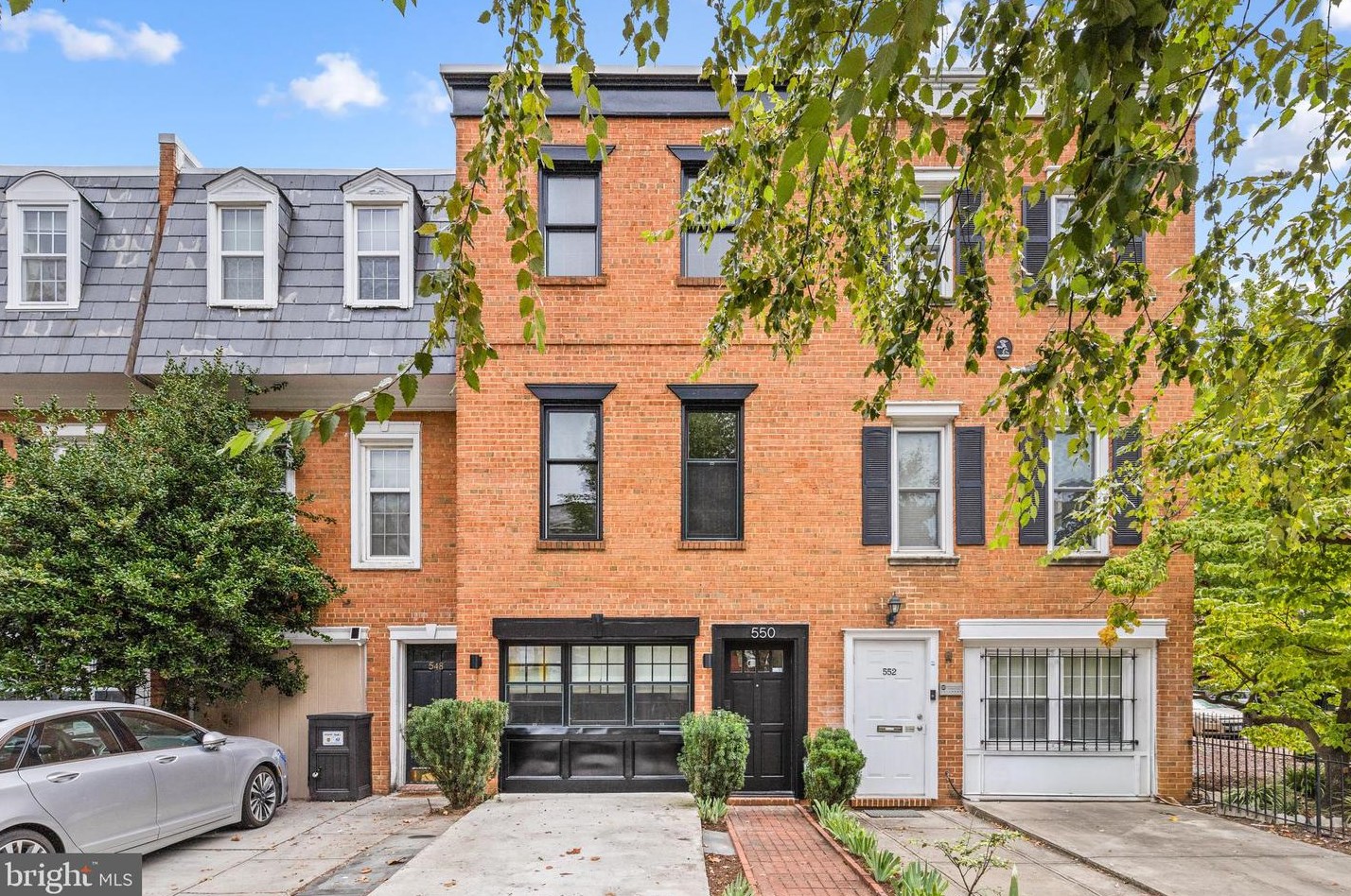550 7th St, Washington, DC 20003-2737