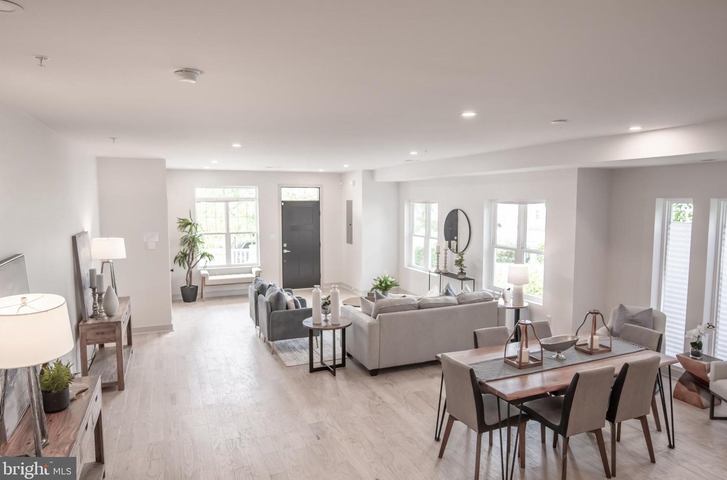 1113 48th St, Washington, DC 20019-3925
