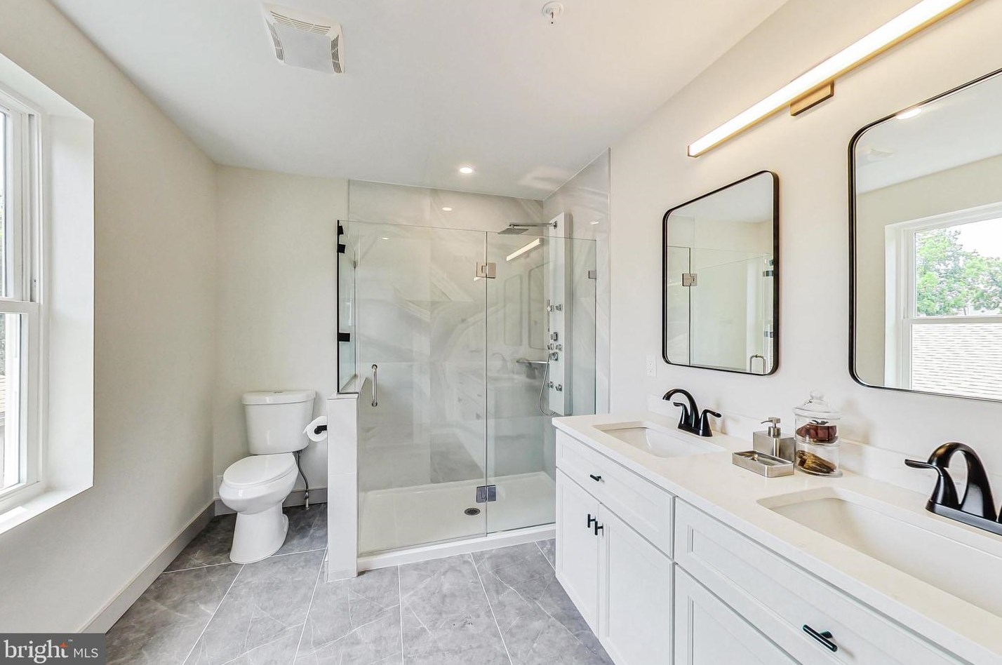 1113 48 St, Washington DC 20007-1553 exterior