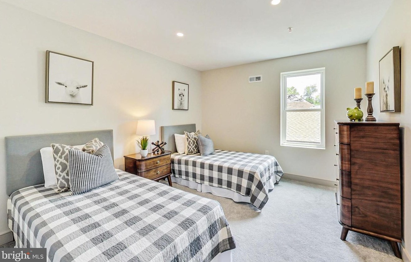 1113 48 St, Washington DC 20007-1553 exterior