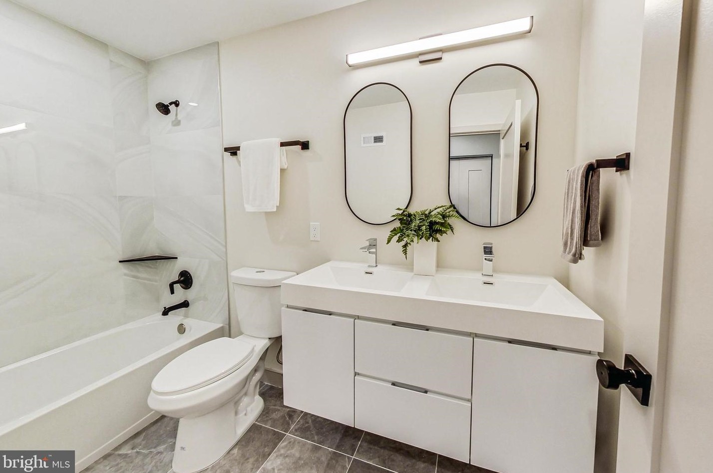 1113 48 St, Washington DC 20007-1553 exterior