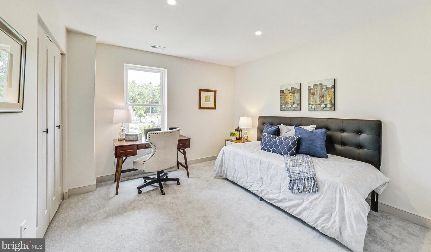 1113 48 St, Washington DC 20007-1553 exterior