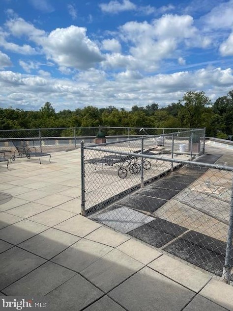 4200 Cathedral Ave, Washington DC 20016-4933 exterior