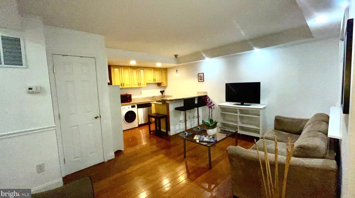1125 12th St, Washington, DC 20005-4632