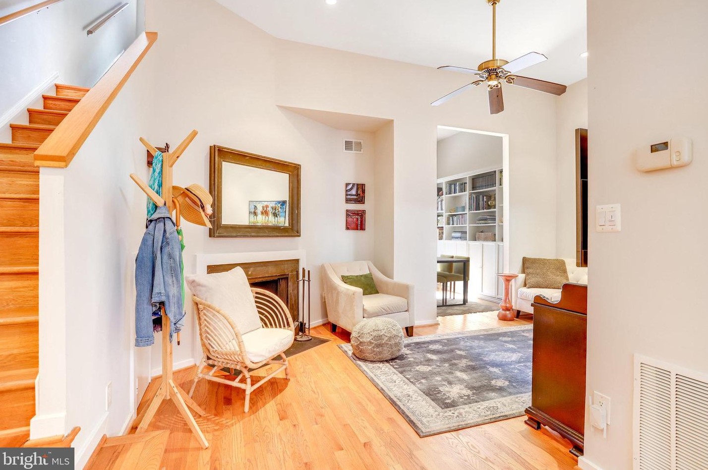 141 12th St, Washington, DC 20003-1420