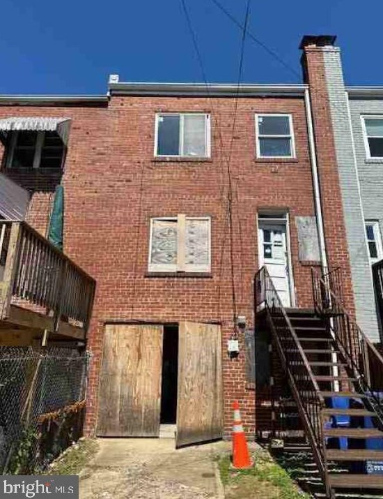 1319 Staples St, Washington, DC 20002-3925