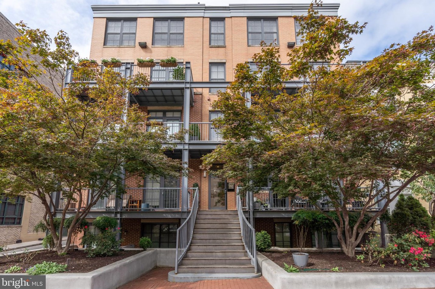 2412 17th St, Washington DC 20020-6304 exterior