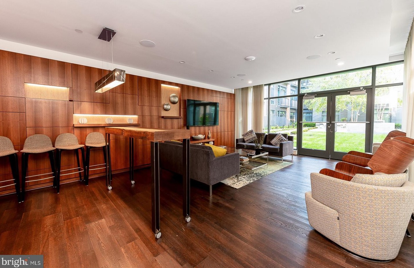 525 Water St, Washington DC  20024 exterior