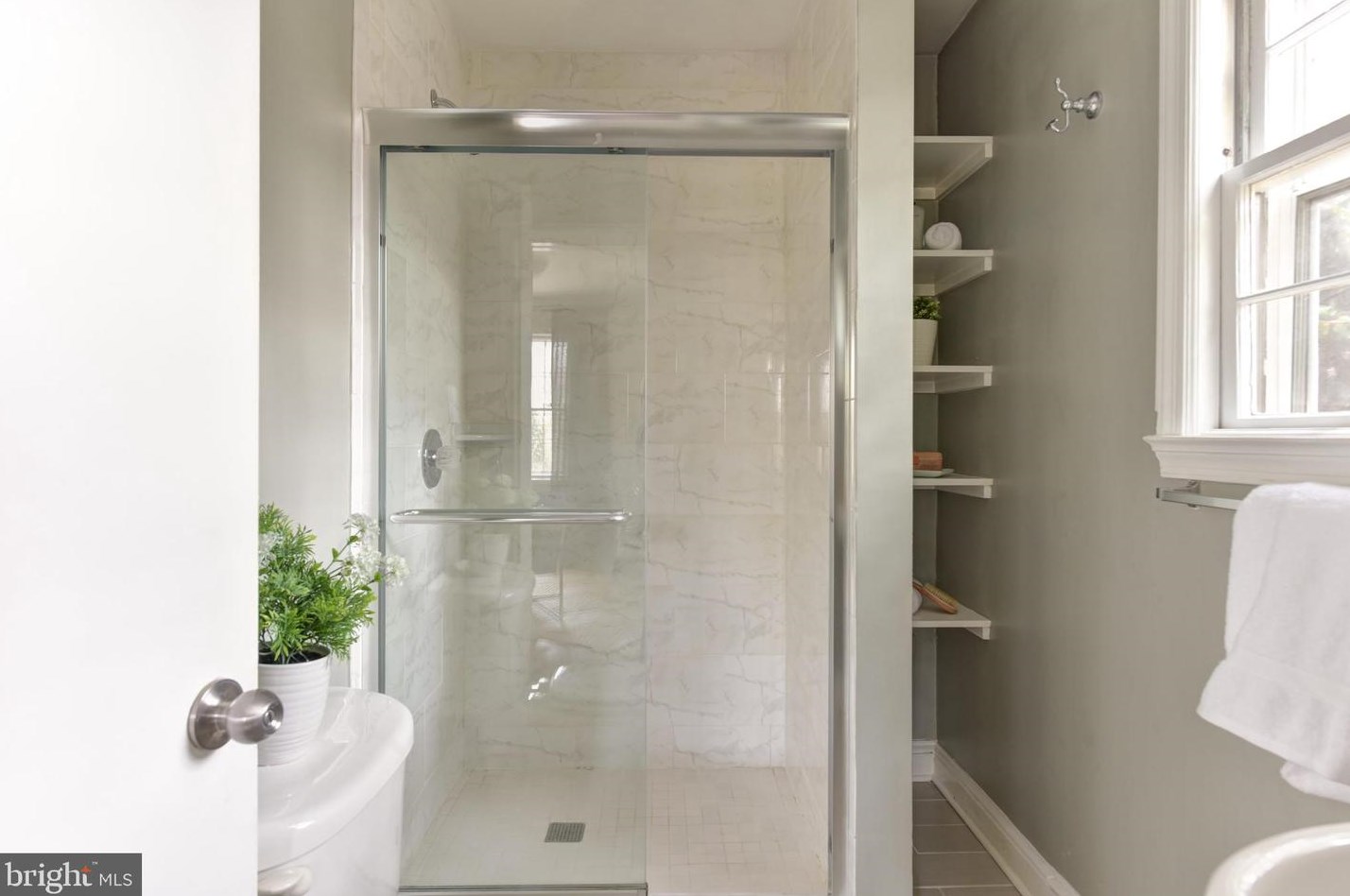 4525 Macomb St, Washington DC 20016-2752 exterior