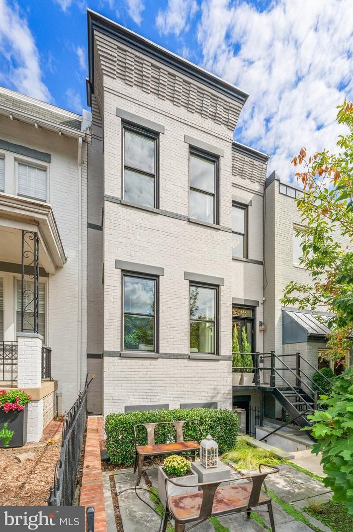706 15th St, Washington, DC 20003-3019