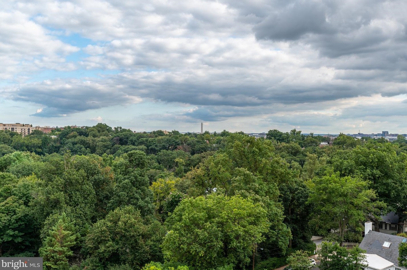 2700 Calvert St, Washington DC  20008-2663 exterior