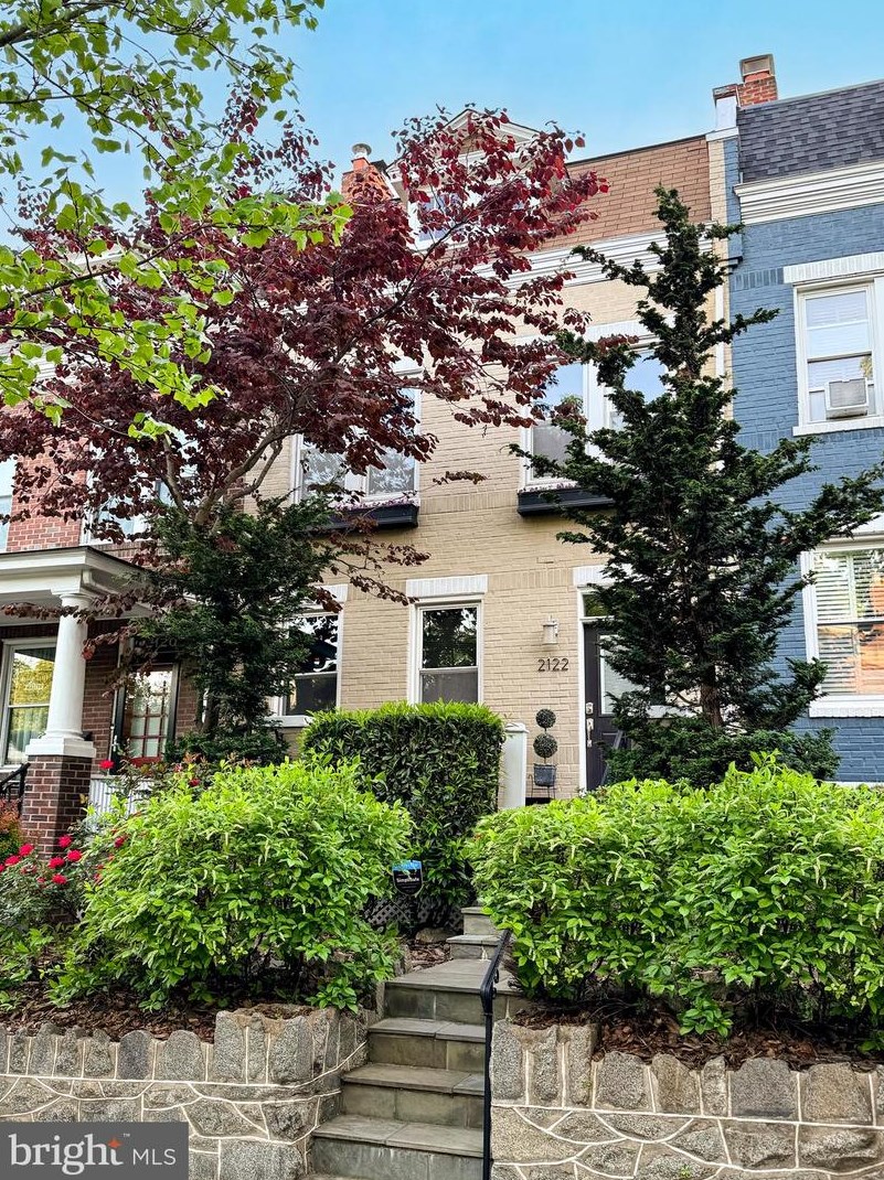 2122 37th St, Washington, DC 20007-2248