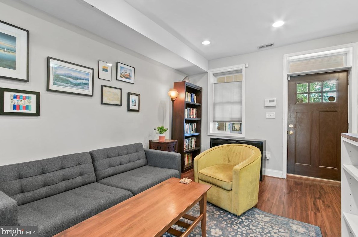 1842 L St, Washington DC 20002-3024 exterior