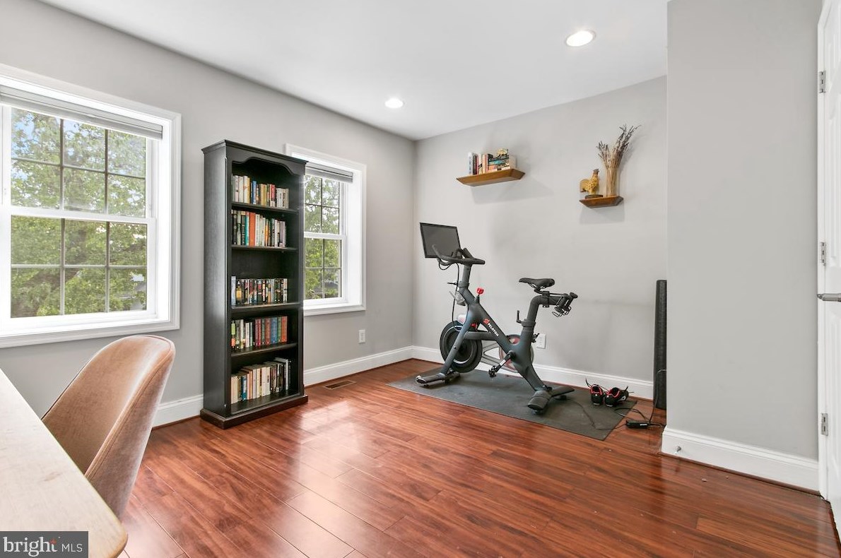 1842 L St, Washington DC 20002-3024 exterior