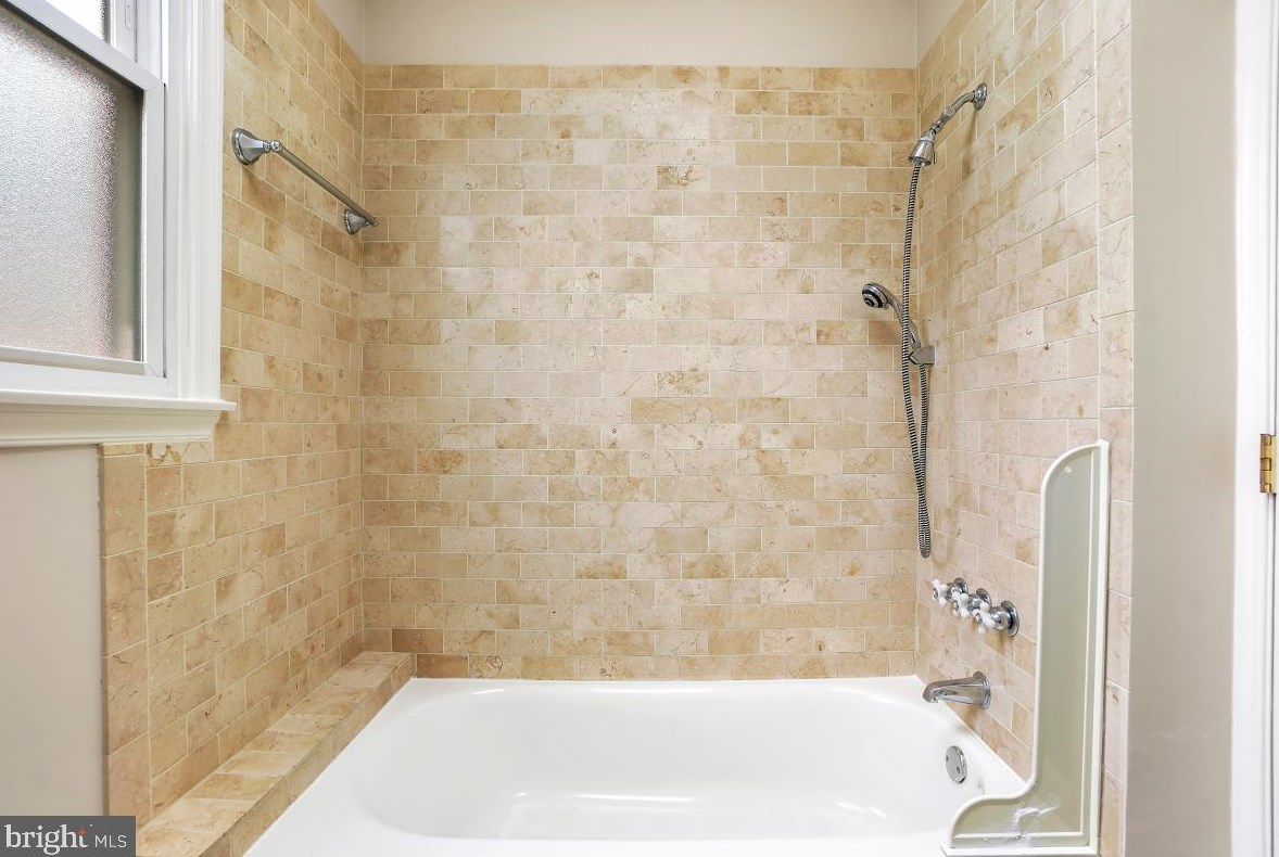 422 Irving St, Washington DC 20010-2913 exterior