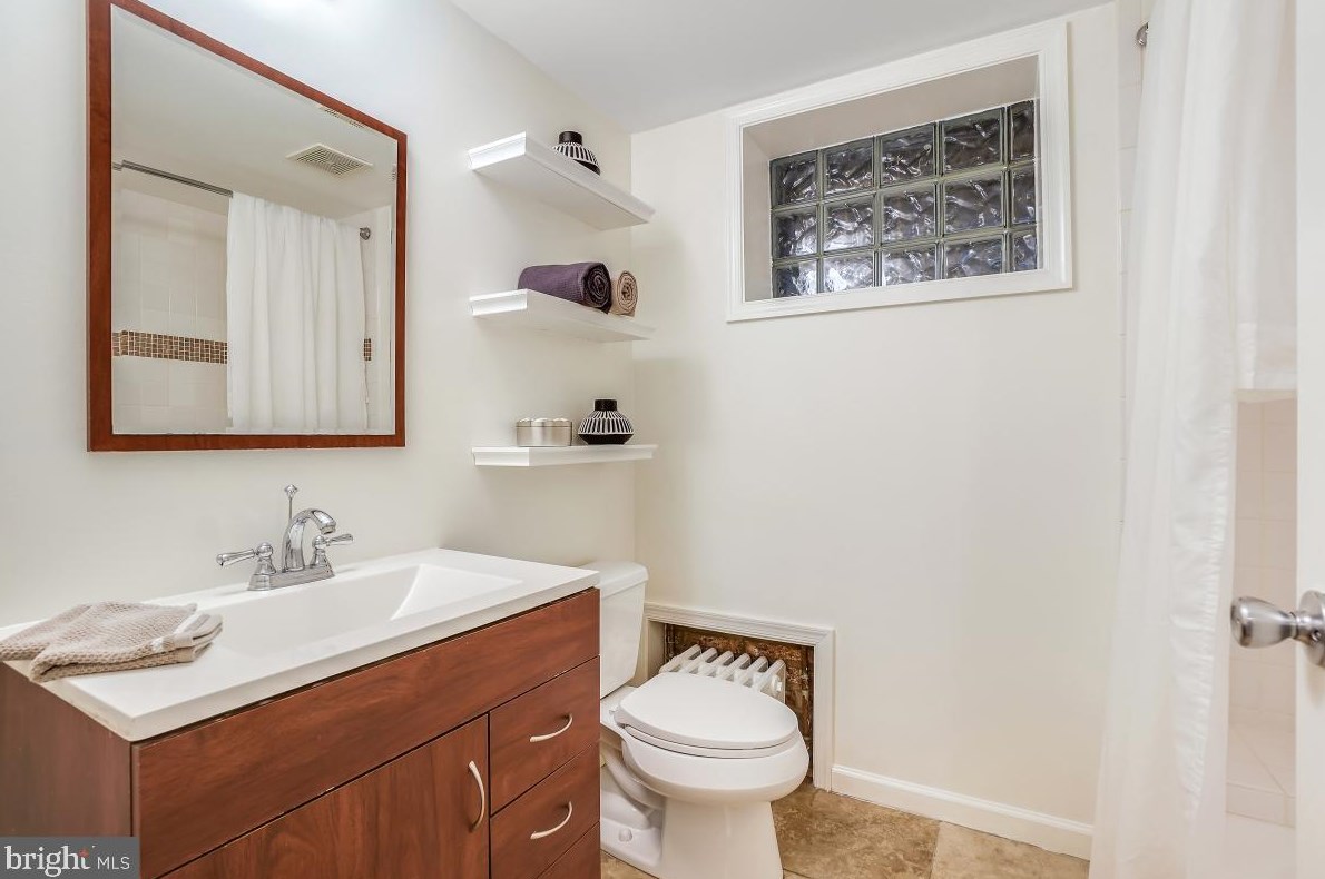 422 Irving St, Washington DC 20010-2913 exterior