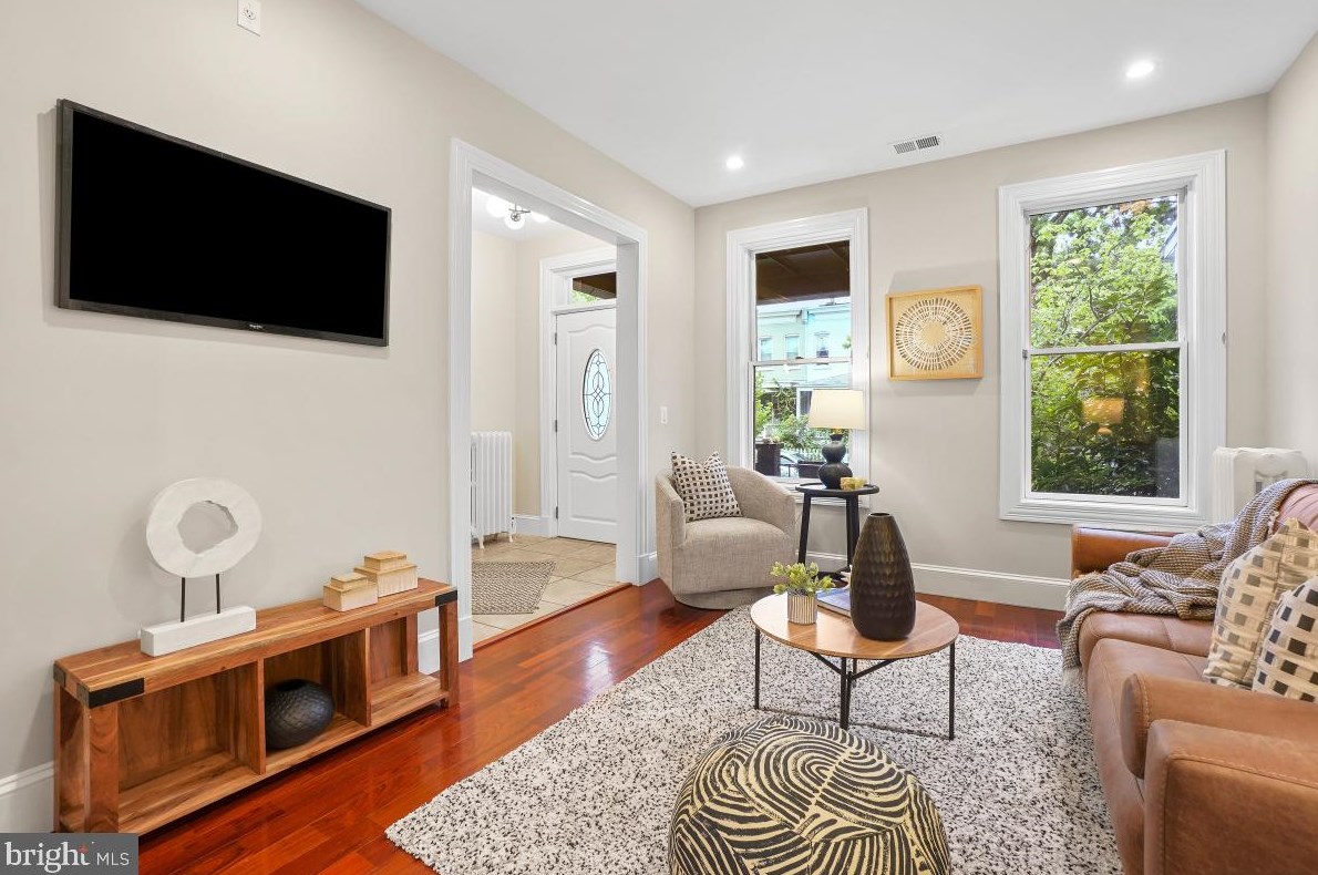 422 Irving St, Washington DC 20010-2913 exterior