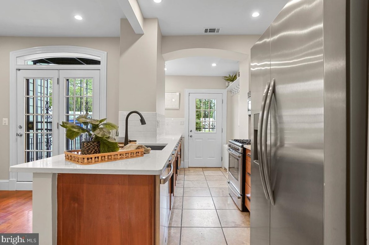 422 Irving St, Washington DC 20010-2913 exterior