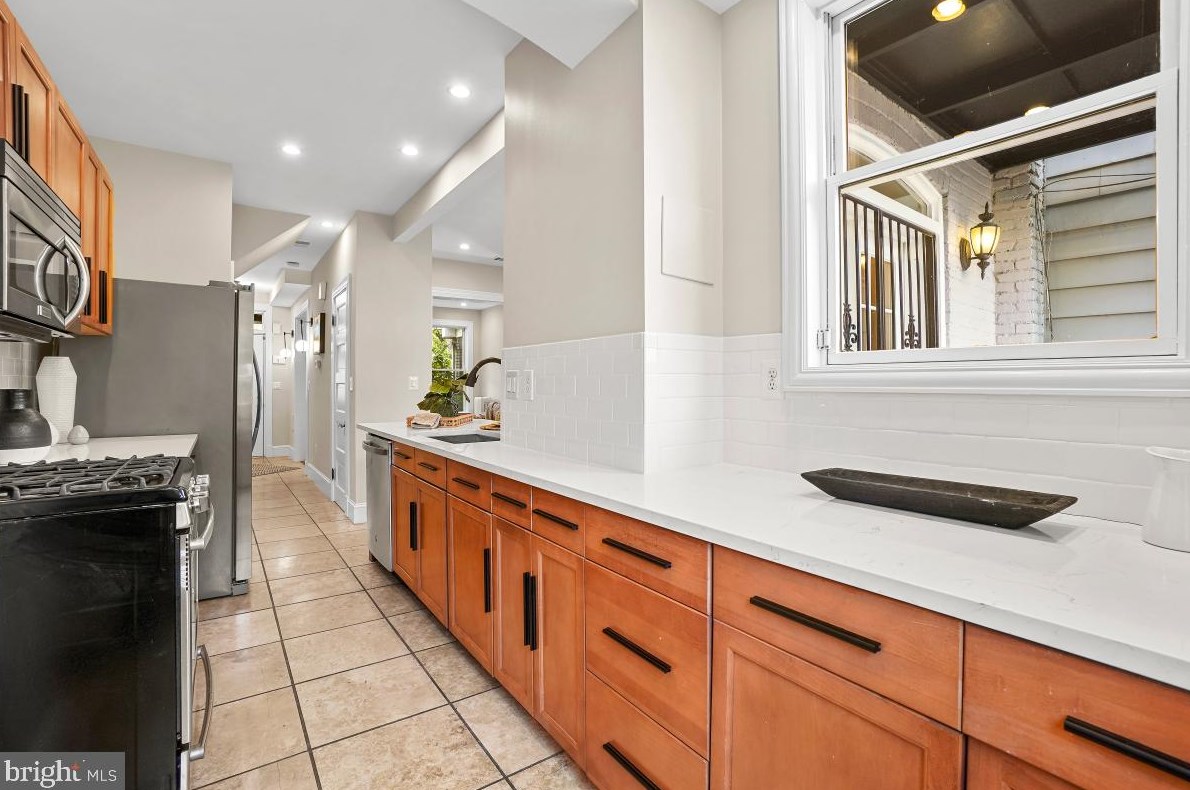 422 Irving St, Washington DC 20010-2913 exterior