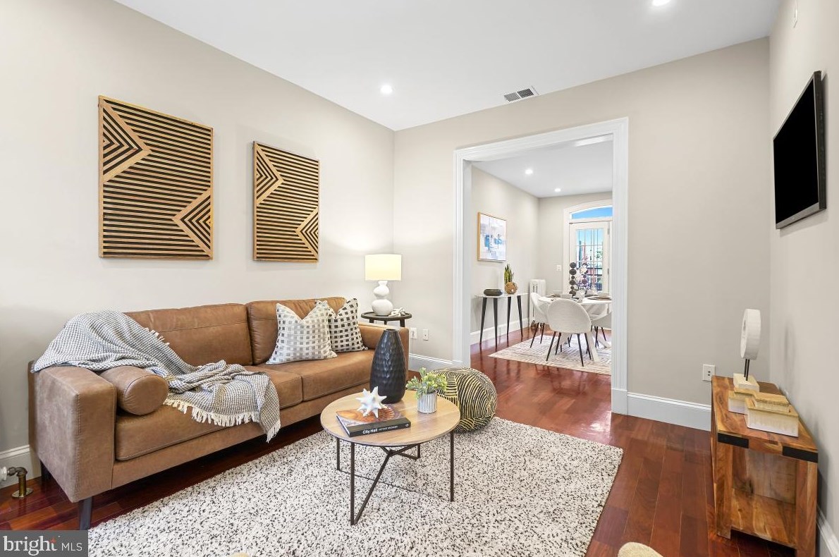 422 Irving St, Washington DC 20010-2913 exterior