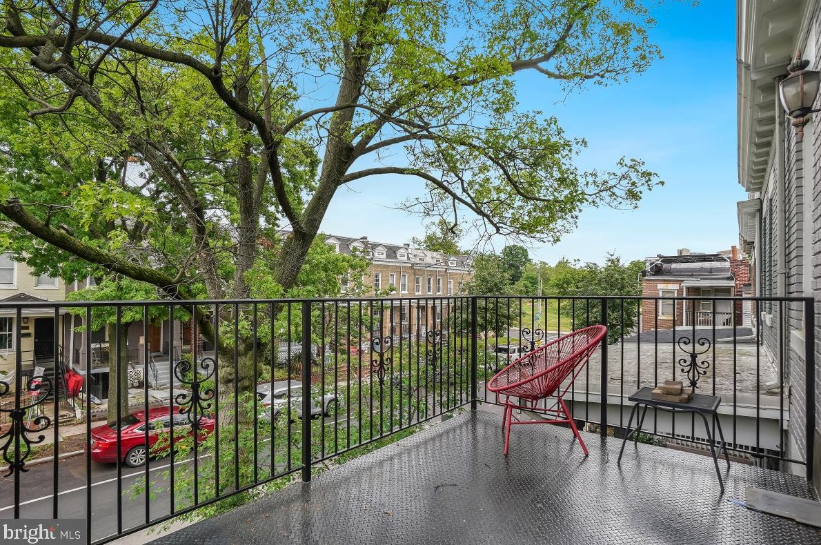 422 Irving St, Washington DC 20010-2913 exterior