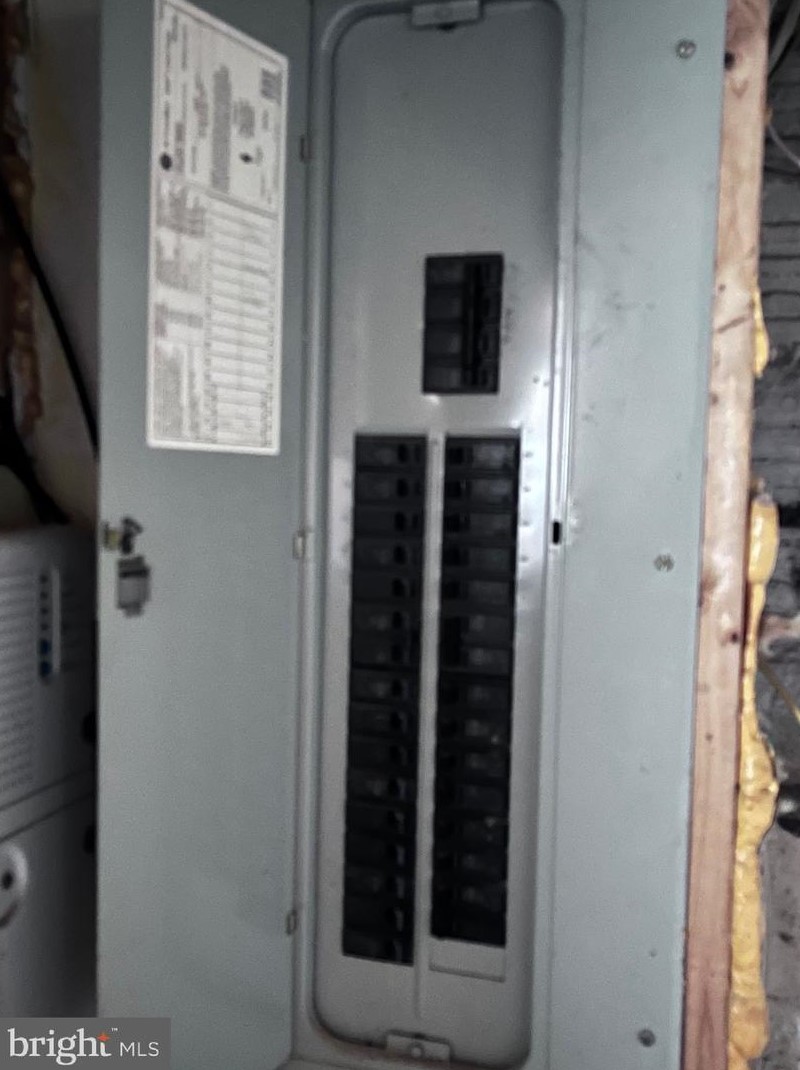 2224 R St, Washington DC 20002-1908 exterior