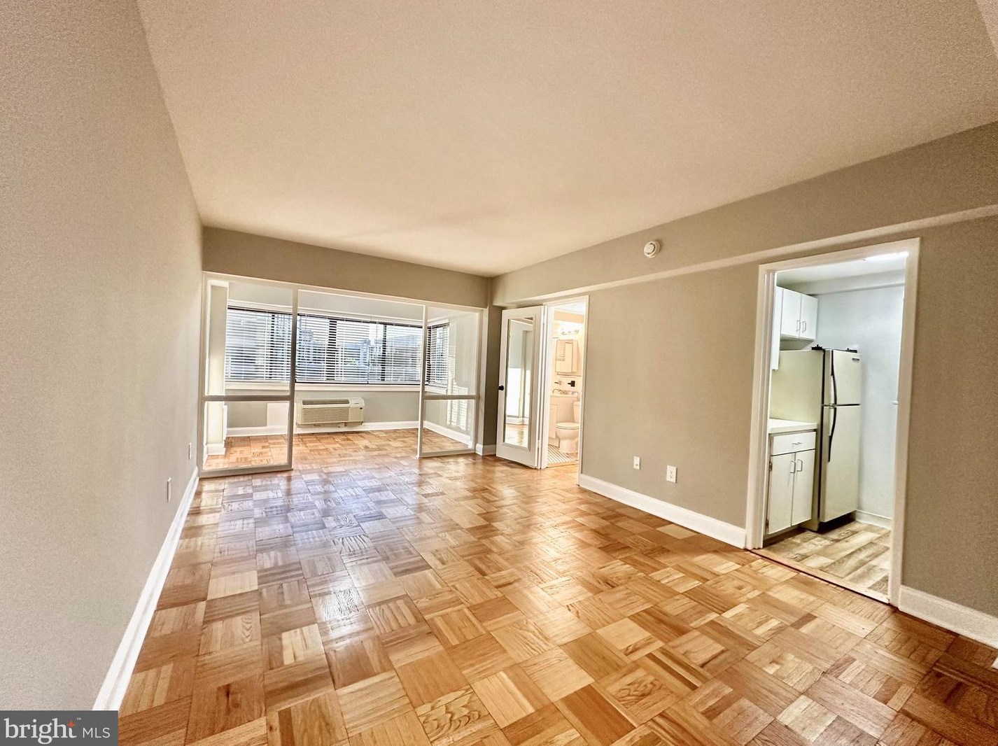 2141 I St Nw #702, Washington, DC 20037