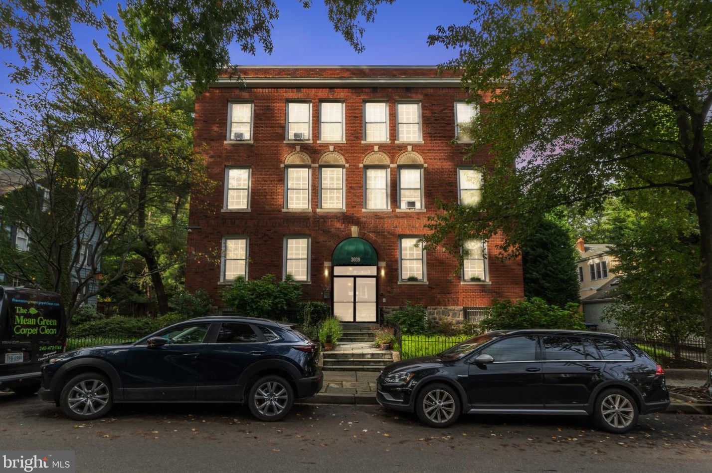 3039 Macomb St, Washington DC  20008-3319 exterior