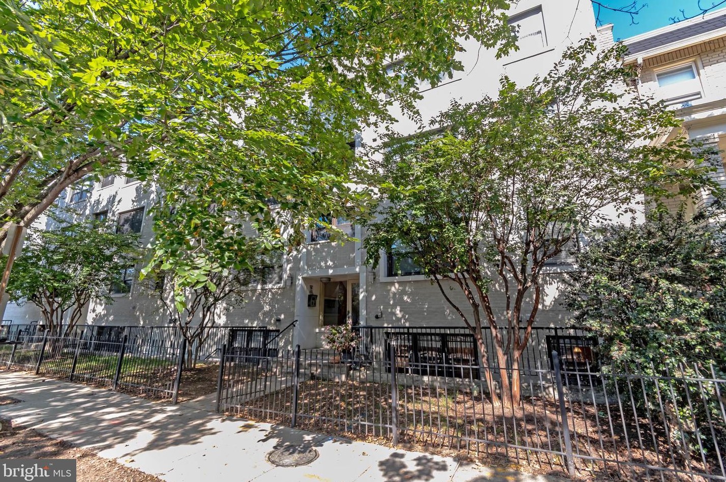 1524 Independence Ave, Washington DC  20003-1553 exterior