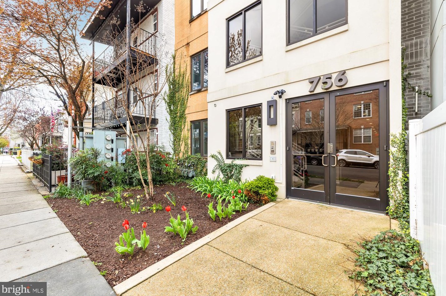 756 Park Rd, Washington, DC 20010-1518