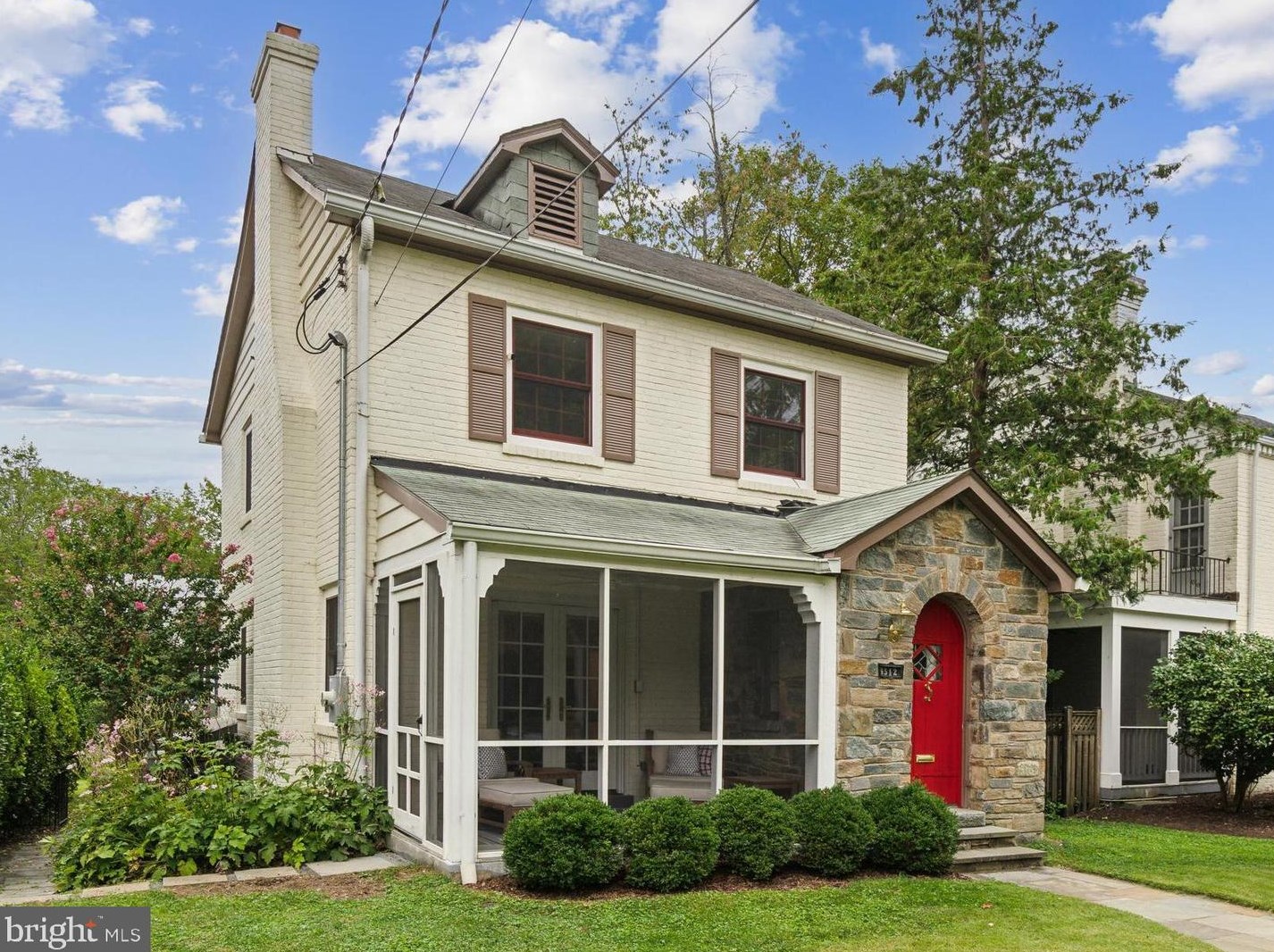4512 Davenport St, Washington, DC 20016-4416