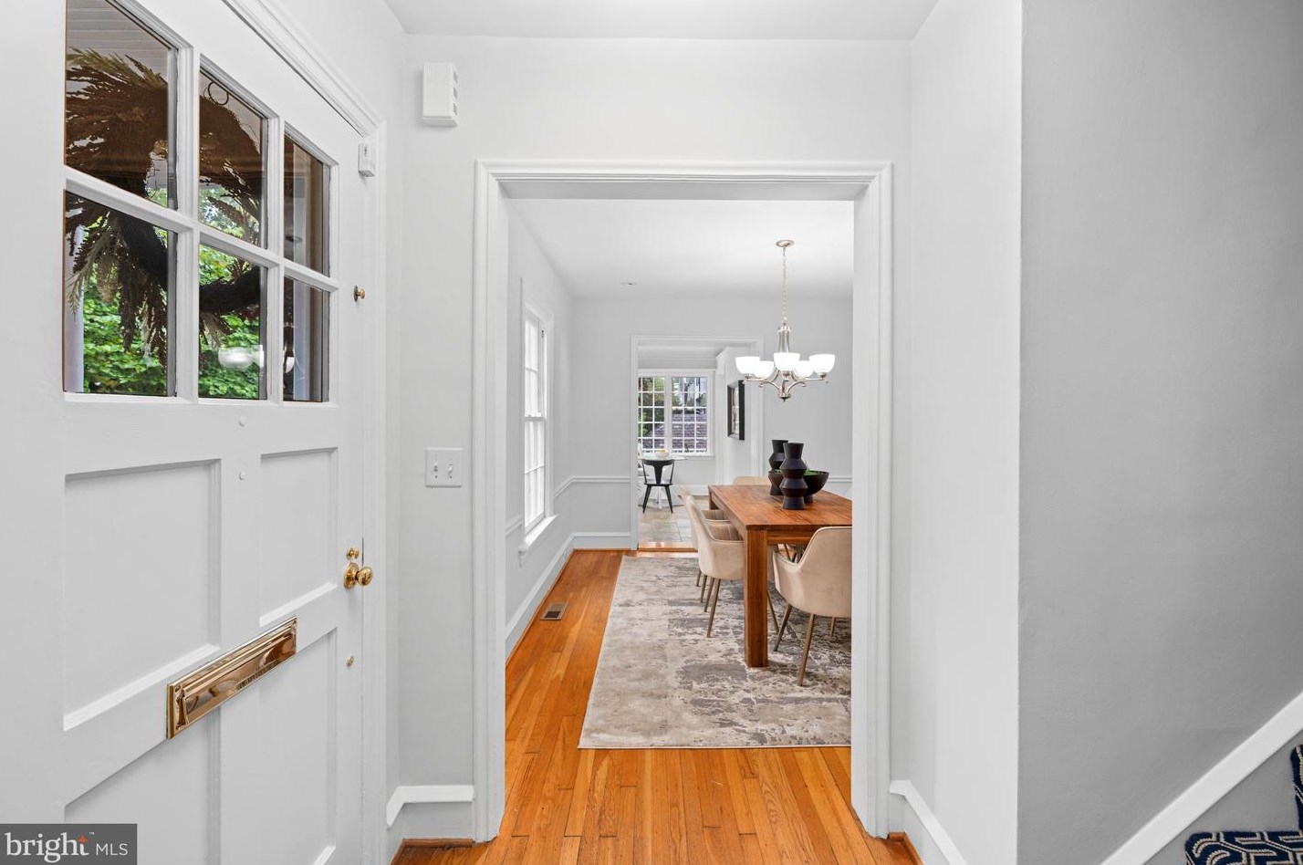 3701 R St, Washington, DC 20007-2123