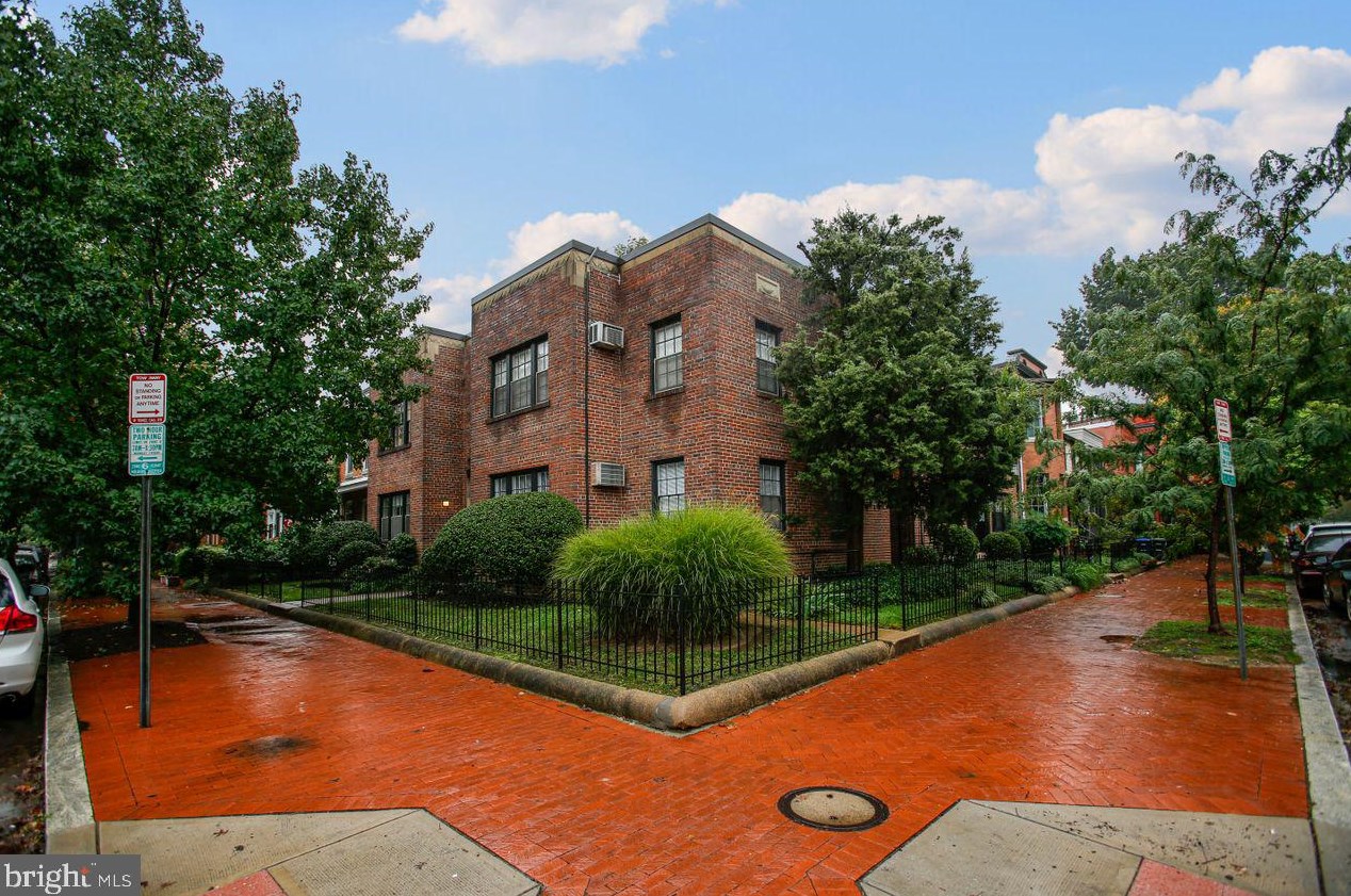 401 A St, Washington, DC 20003-3806