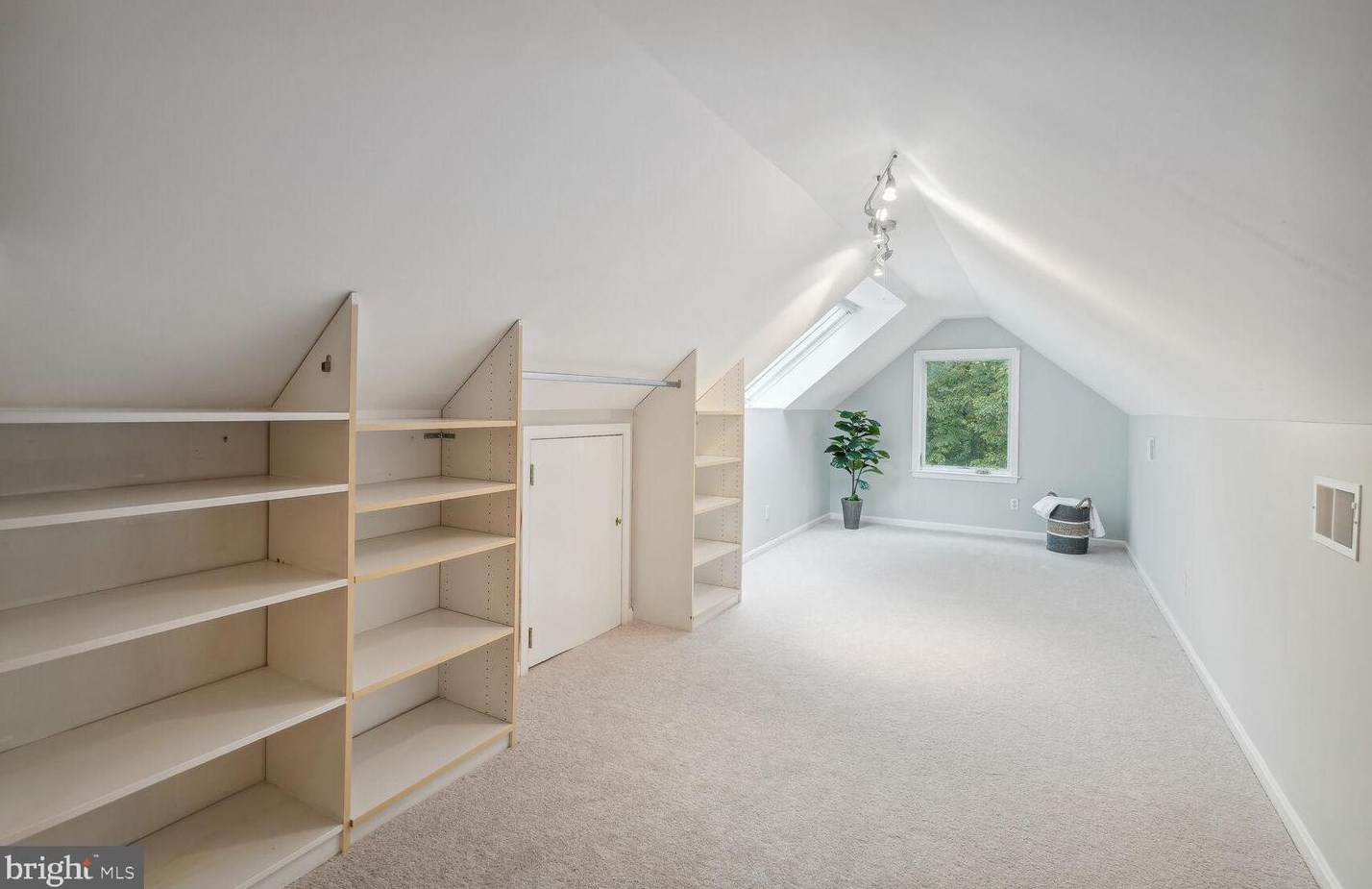 2354 King Pl, Washington DC 20007-1029 exterior