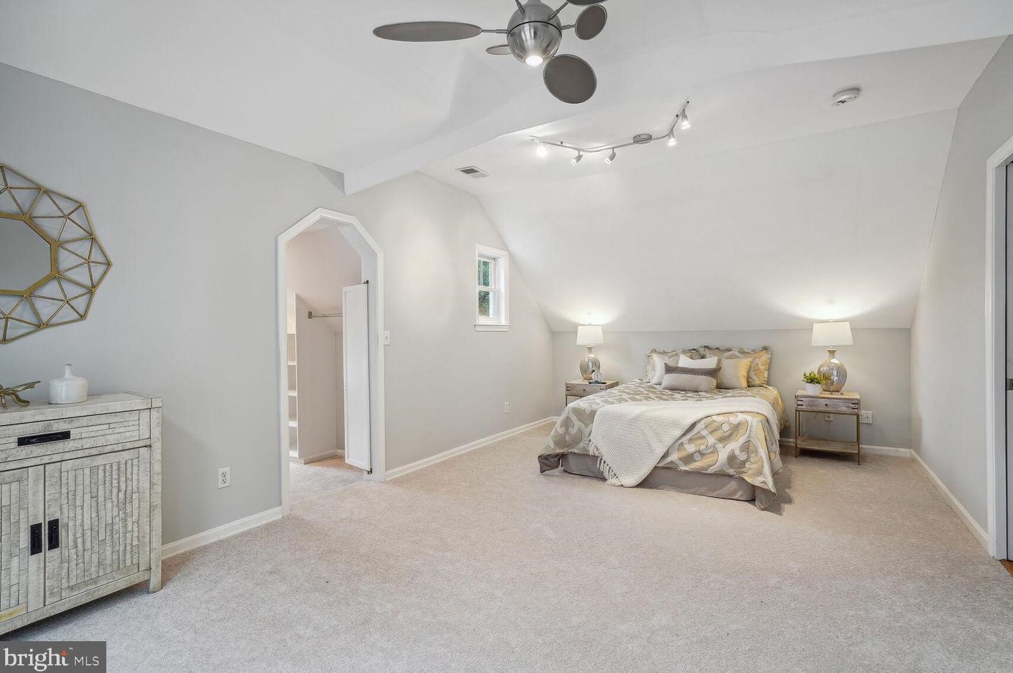 2354 King Pl, Washington DC 20007-1029 exterior