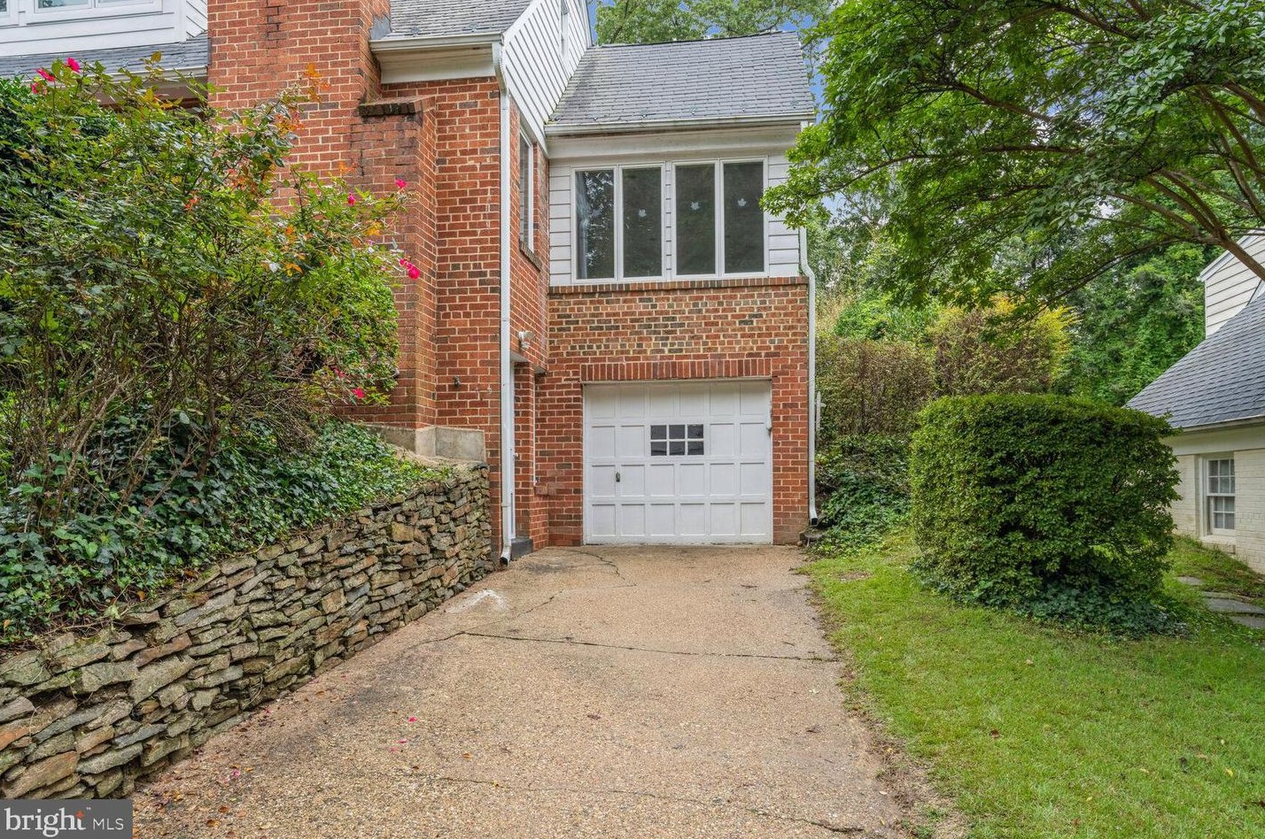 2354 King Pl, Washington DC 20007-1029 exterior