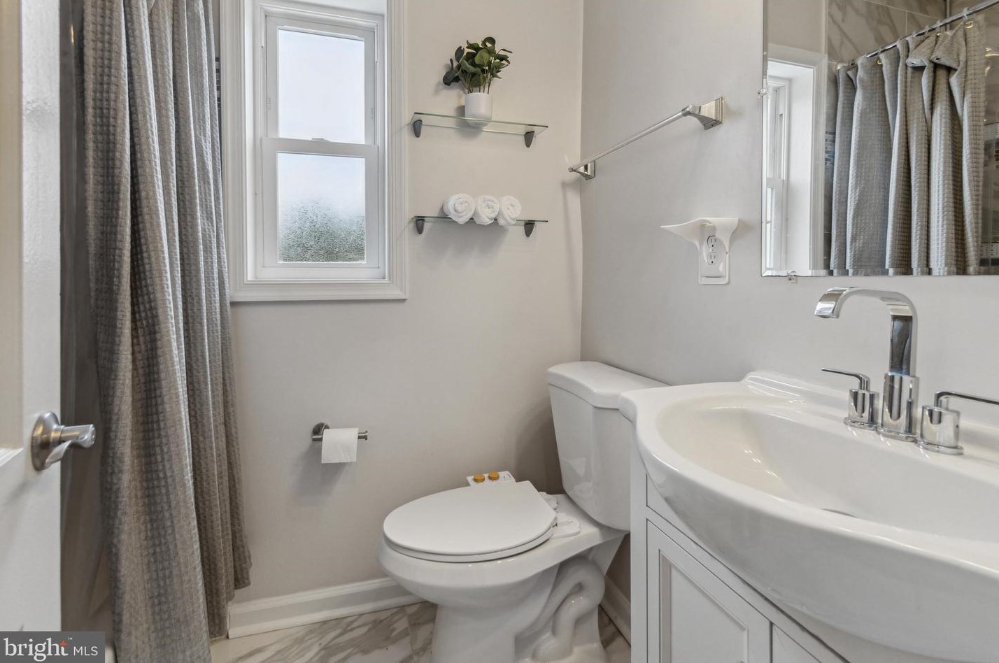 3307 12 St, Washington DC 20003-2206 exterior