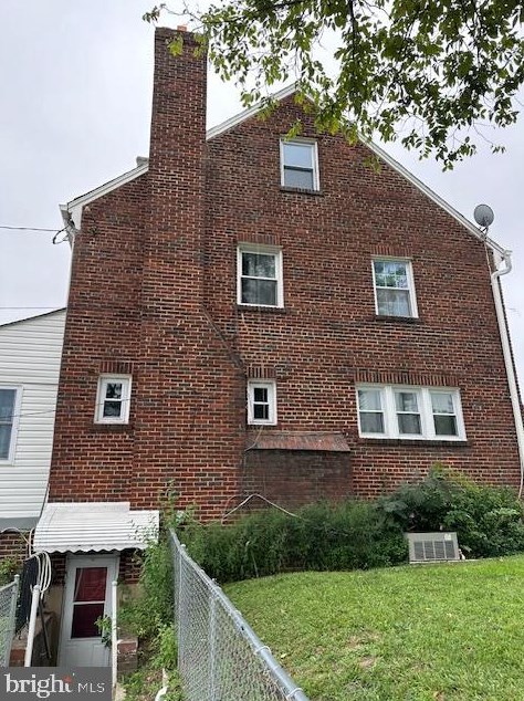 6216 New Hampshire Ave, Washington DC  20037-2303 exterior